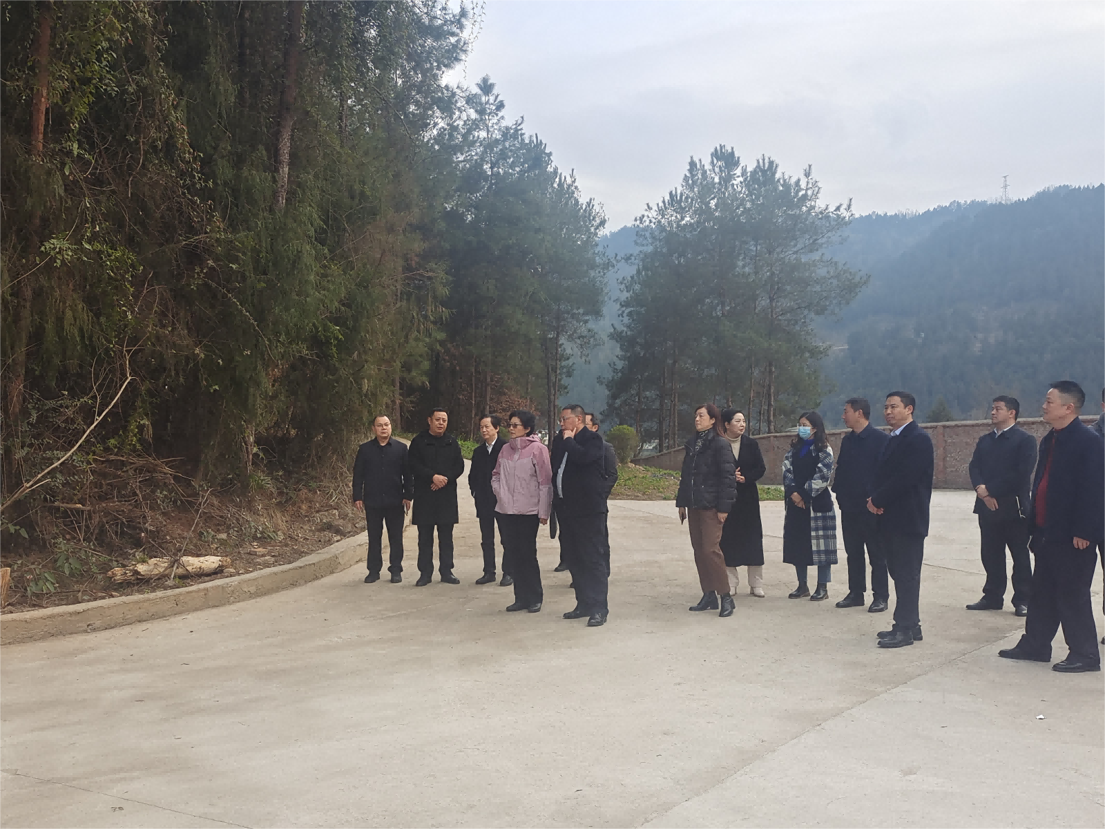 巴中市委常委、市委統戰部部長、市總工會主席溫奇志一行來我公司調研考察